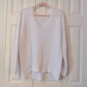 NWOT Elegant White V-Neck Sweater